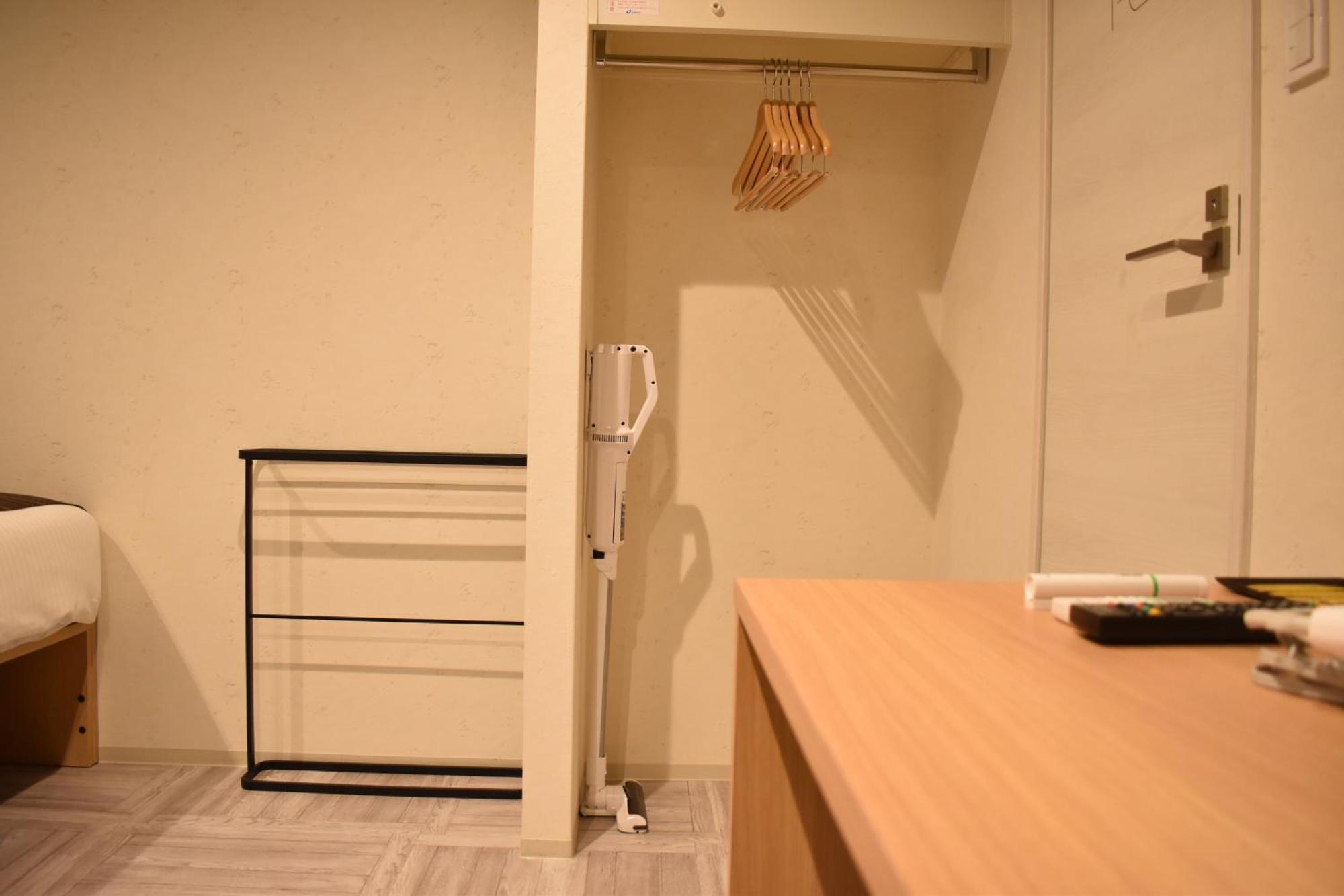 Shinsaibashi House Hotel Osaka Room photo