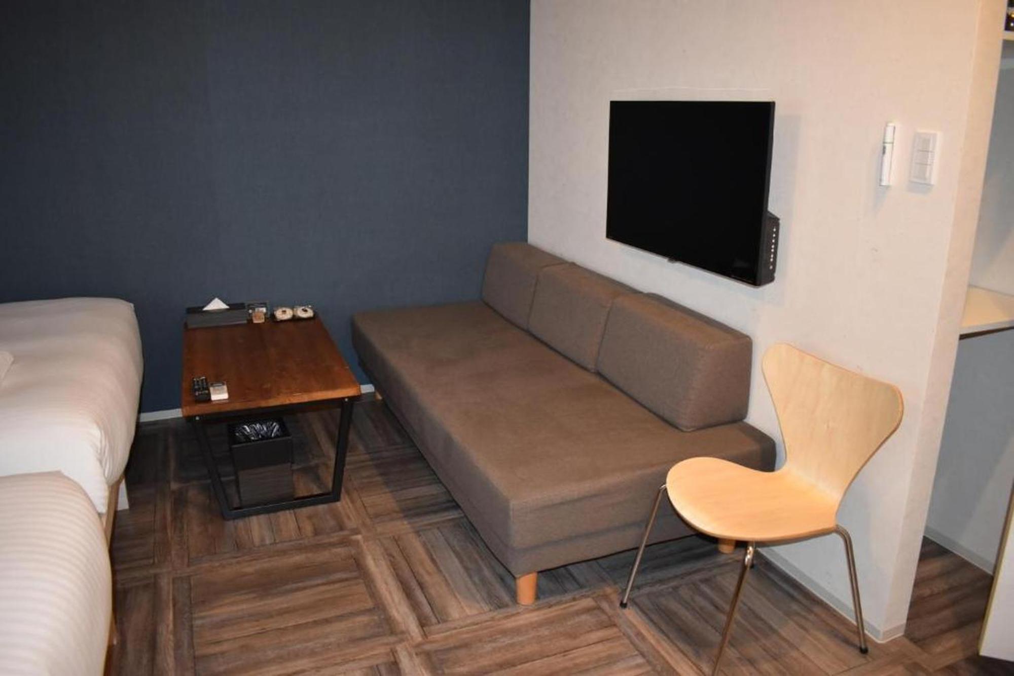 Shinsaibashi House Hotel Osaka Room photo