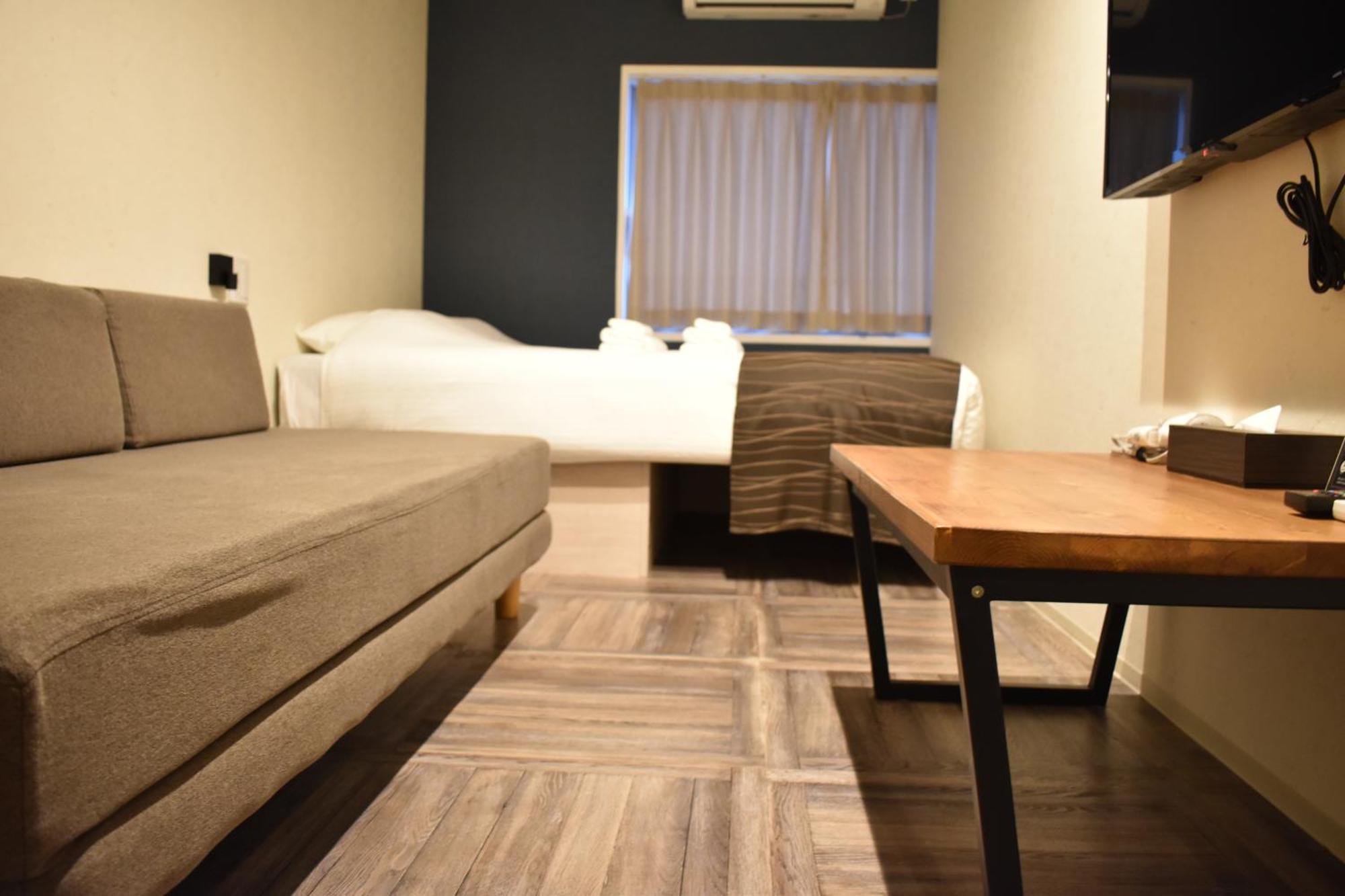 Shinsaibashi House Hotel Osaka Room photo