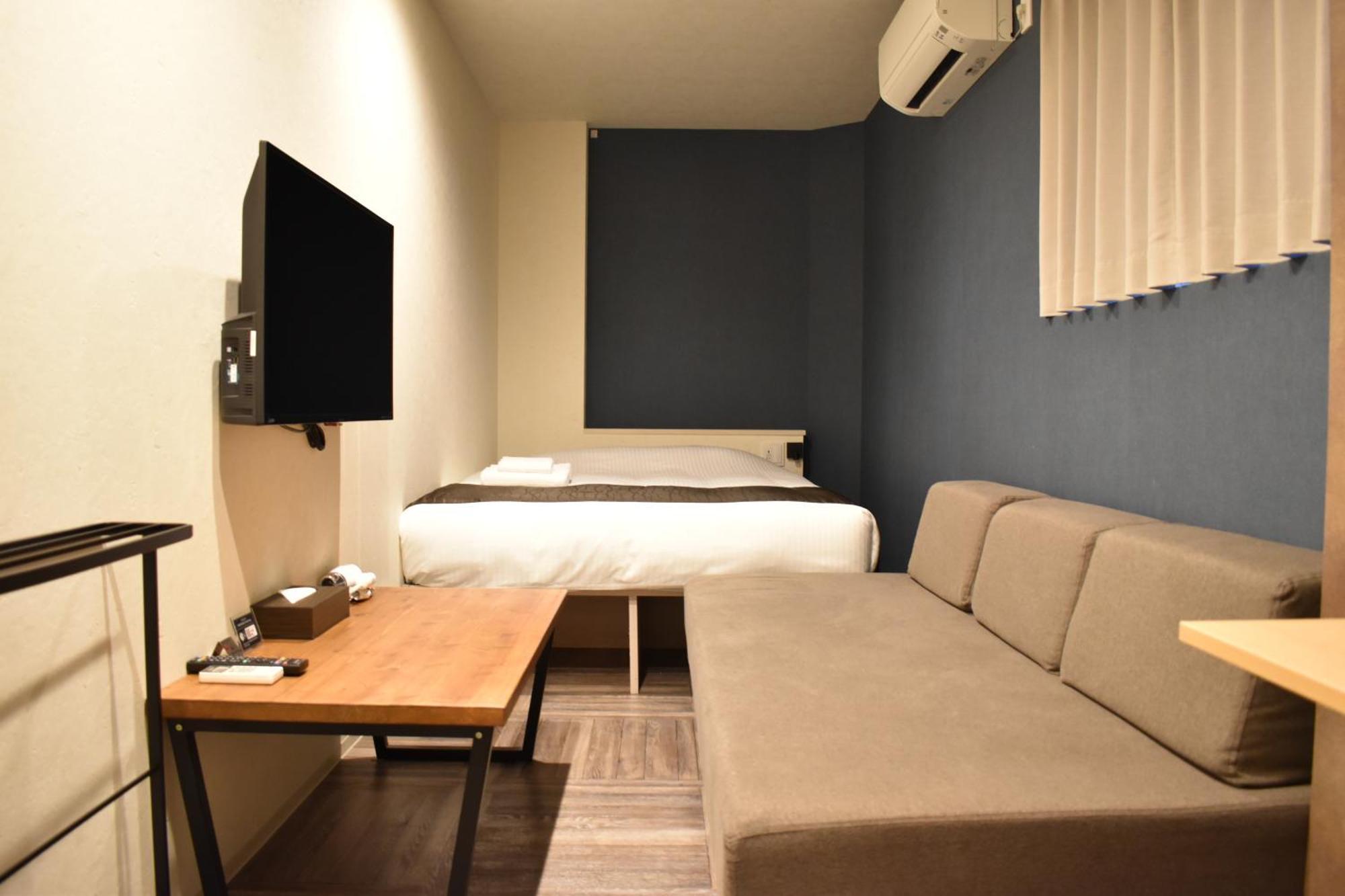 Shinsaibashi House Hotel Osaka Room photo