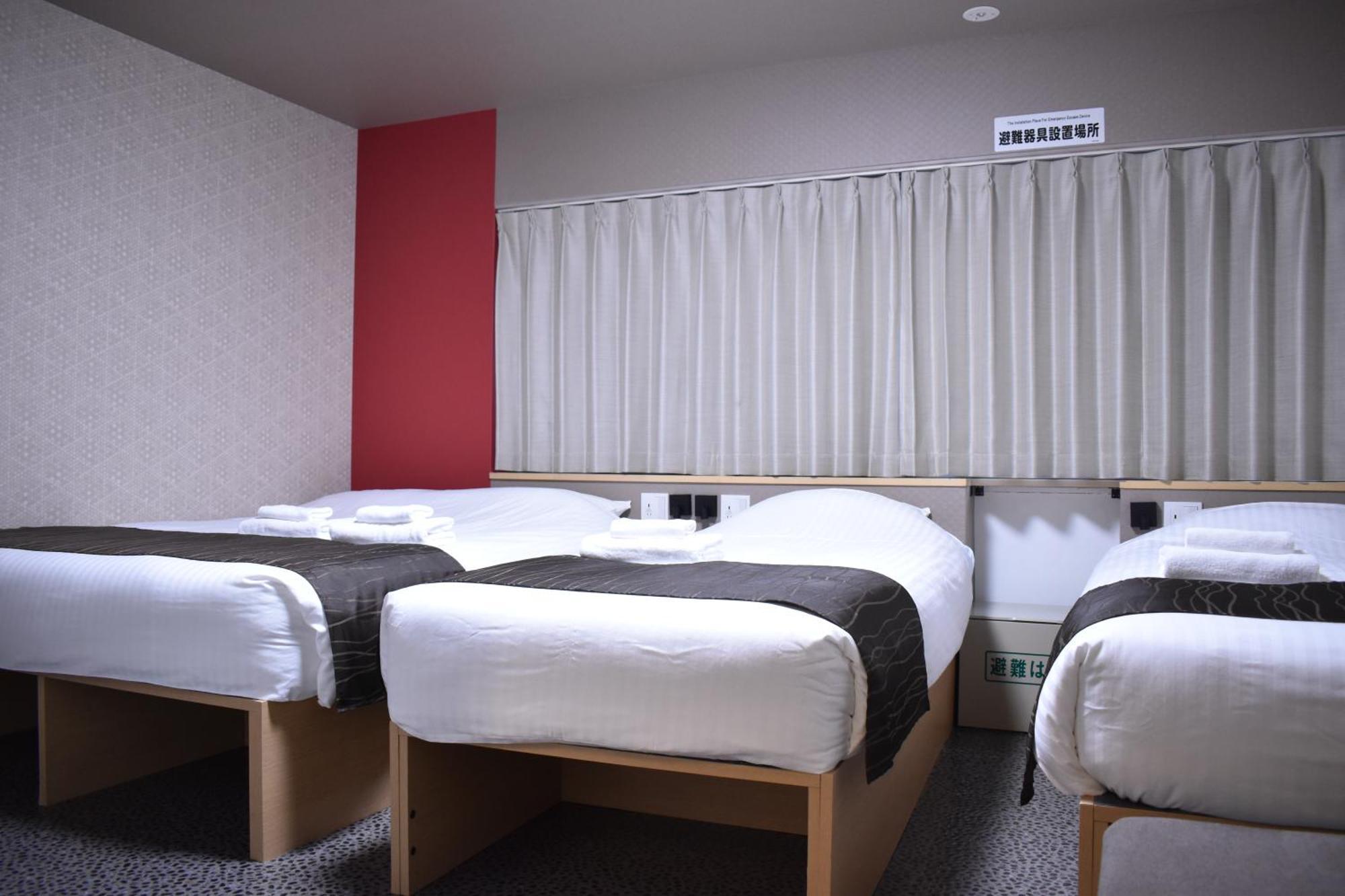 Shinsaibashi House Hotel Osaka Room photo