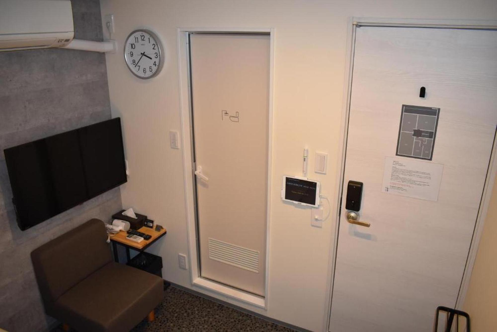 Shinsaibashi House Hotel Osaka Room photo