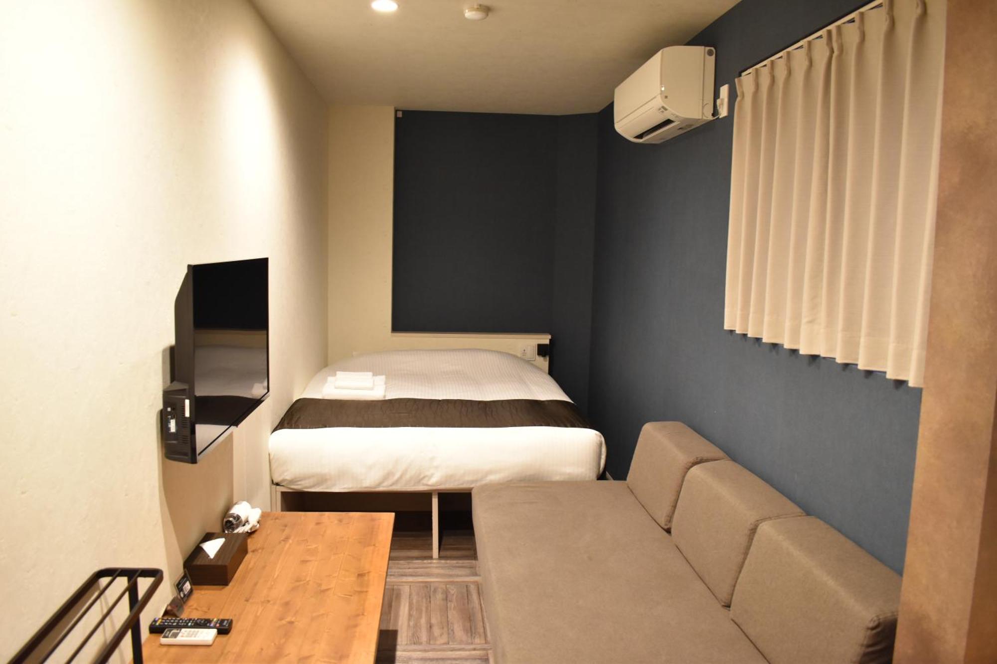 Shinsaibashi House Hotel Osaka Room photo
