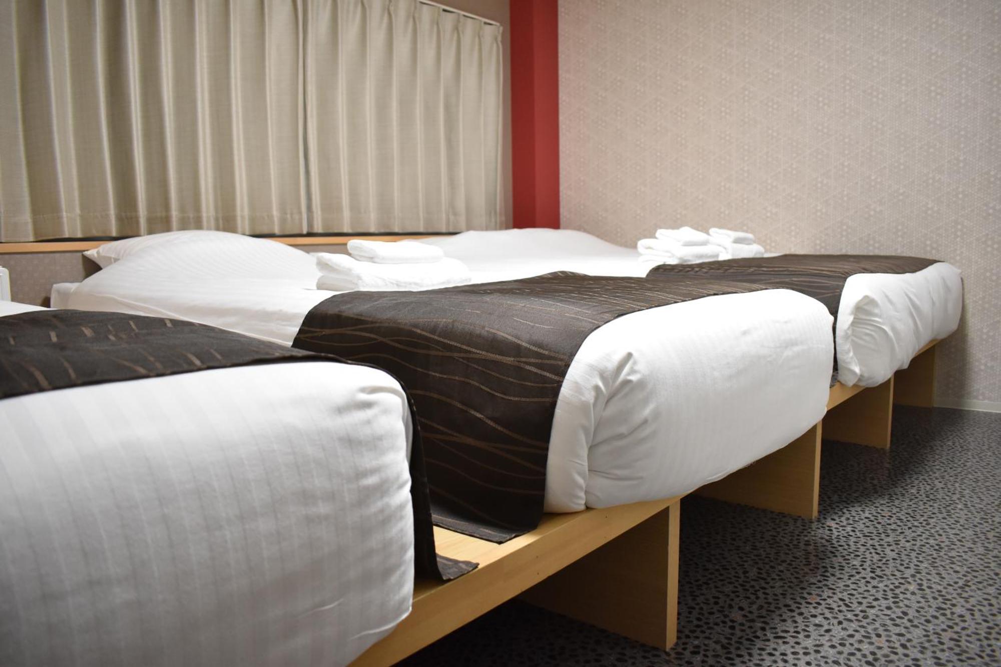 Shinsaibashi House Hotel Osaka Room photo
